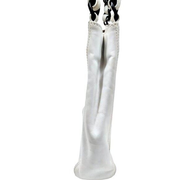 355620AZ (X6) Chanel Shoulder Bag White Leather - Picture 2 of 8